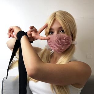 Model - Girl_in_Mask atletic