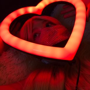 Model - Girl_in_Mask atletic