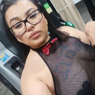 Model - Bad Kitten short