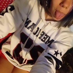 Model - nathy evans 18