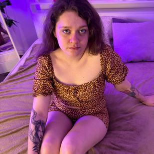 Model - Felise_Jones findom