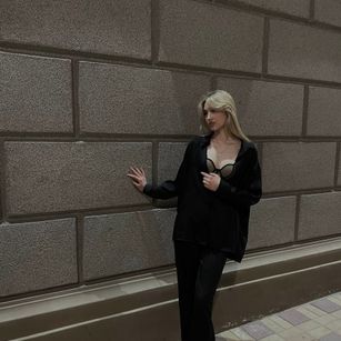 Model - DangerBella feet