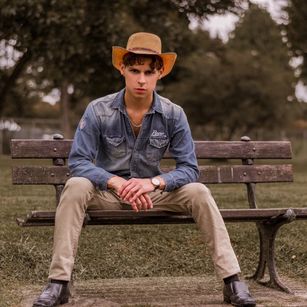 Model - LoganEvans bigcock