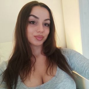 Model - Courtney roleplay