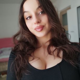 Model - Courtney legs