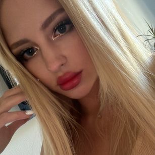 Model - Alena Moor girlfriend