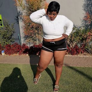 Model - JuicyBoobsQueen16 wetpussy