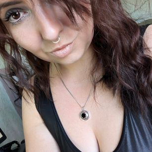 Model - Lenore Sins feet