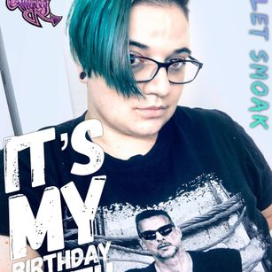 Model - Violet Smoak milf