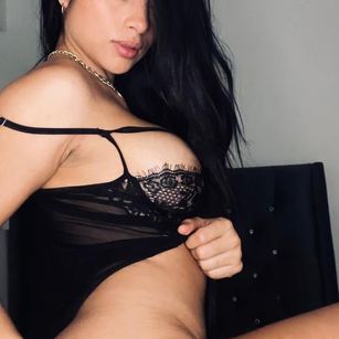 Model - Sarah Valencia heels