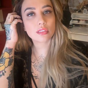 Model - Abigail Badin latina