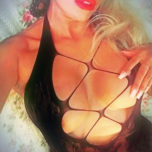 Model - dutchangelina anal