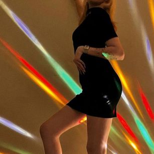 Model - Anna Carson striptease