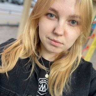 Model - Anna Carson show