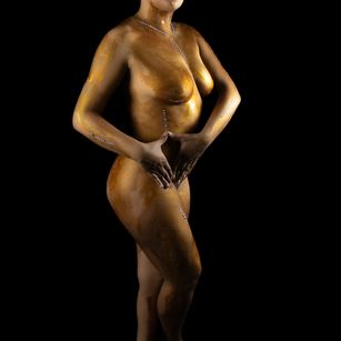 Model - lili monroy deepthoat