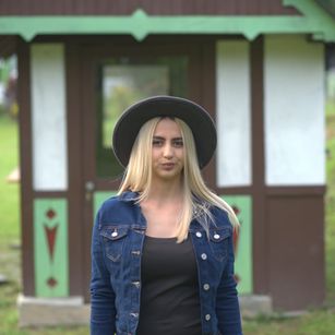 Model - scarlett_queen blowjob