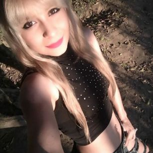 Model - Dasly Sunshine stockings