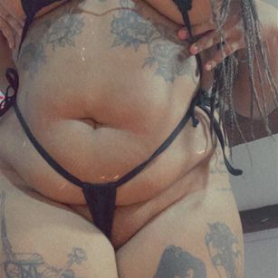 Model - Estigia piercing