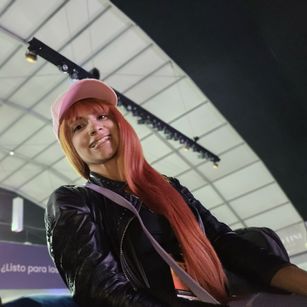 Model - Xime pantyhose