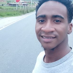 Model - Andres BigLong masturbate