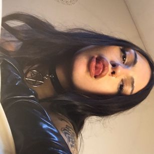 Model - Diavla latina