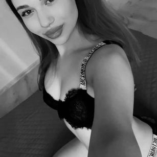 Model - evil emilia homealone