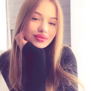 Model - evil emilia girlnextdoor