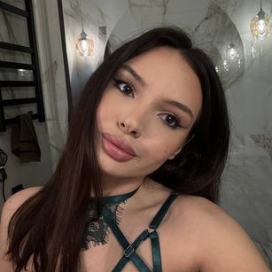 Model - elisonni skinny