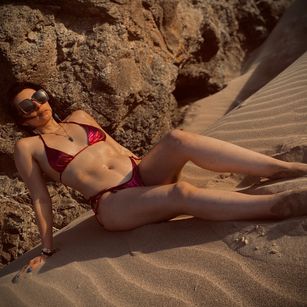 Model - Juli pantyhose