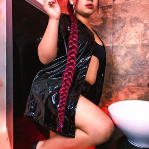 Model - ManuelaNasty Chubby