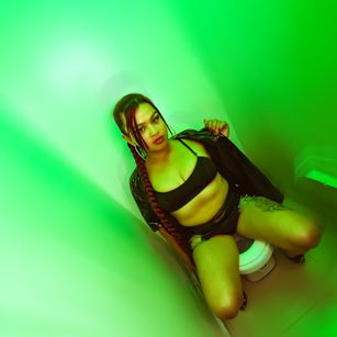 Model - ManuelaNasty femdom