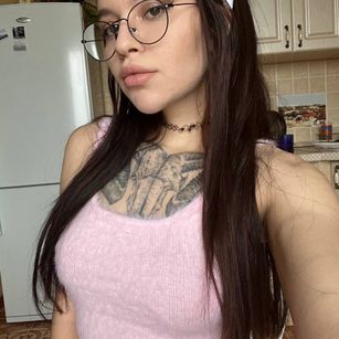 Model - Nikki_Raye squirt