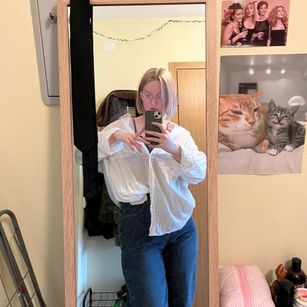 Model - selenamoon cute