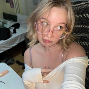 Model - selenamoon bigass