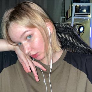 Model - selenamoon teen