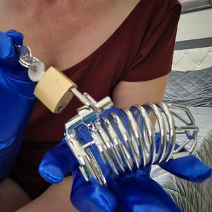 Model - Karolina Bella nylon