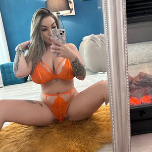 Model - IvyLovell tattoos