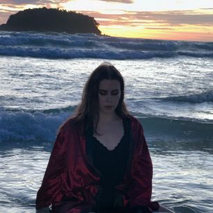 Model - Bella Morgran dildo