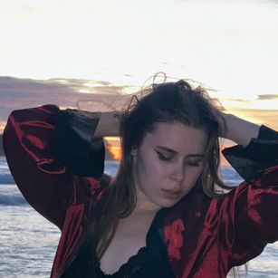 Model - Bella Morgran horny