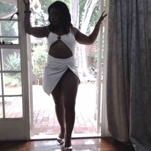 Model - ExoticLola BIGASSCLAP