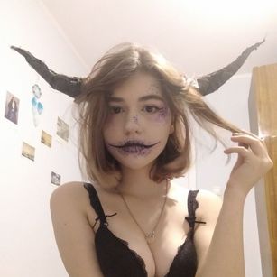 Model - Miko bigtits