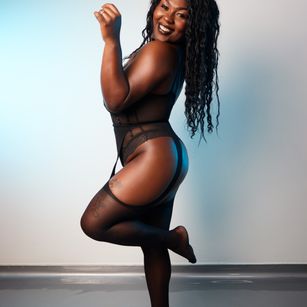 Model - Aurora Bolt femdom