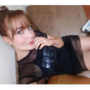 Model - Elisha Perry linda