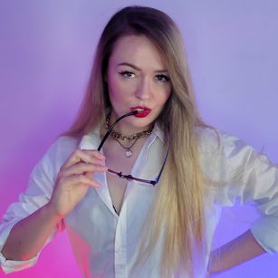 Model - Jena Affectionate Mistress joi