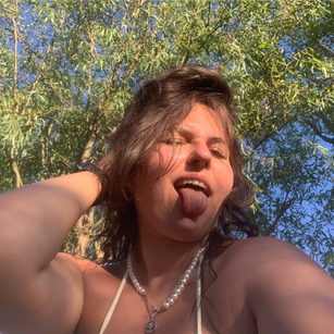 Model - Marikiss777 brunette