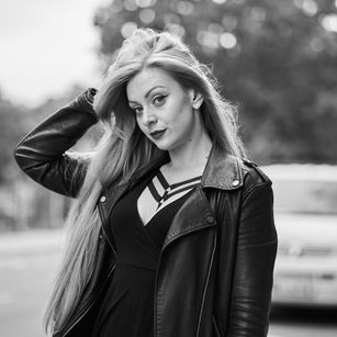 Model - Laura Venus bigass