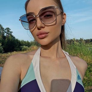 Model - CharleePax teen