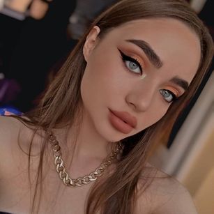 Model - CharleePax natural