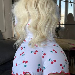 Model - Wow__Peach heels