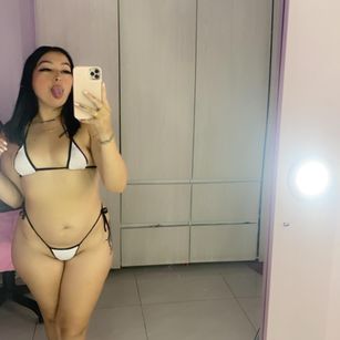 Model - chartlotte cute